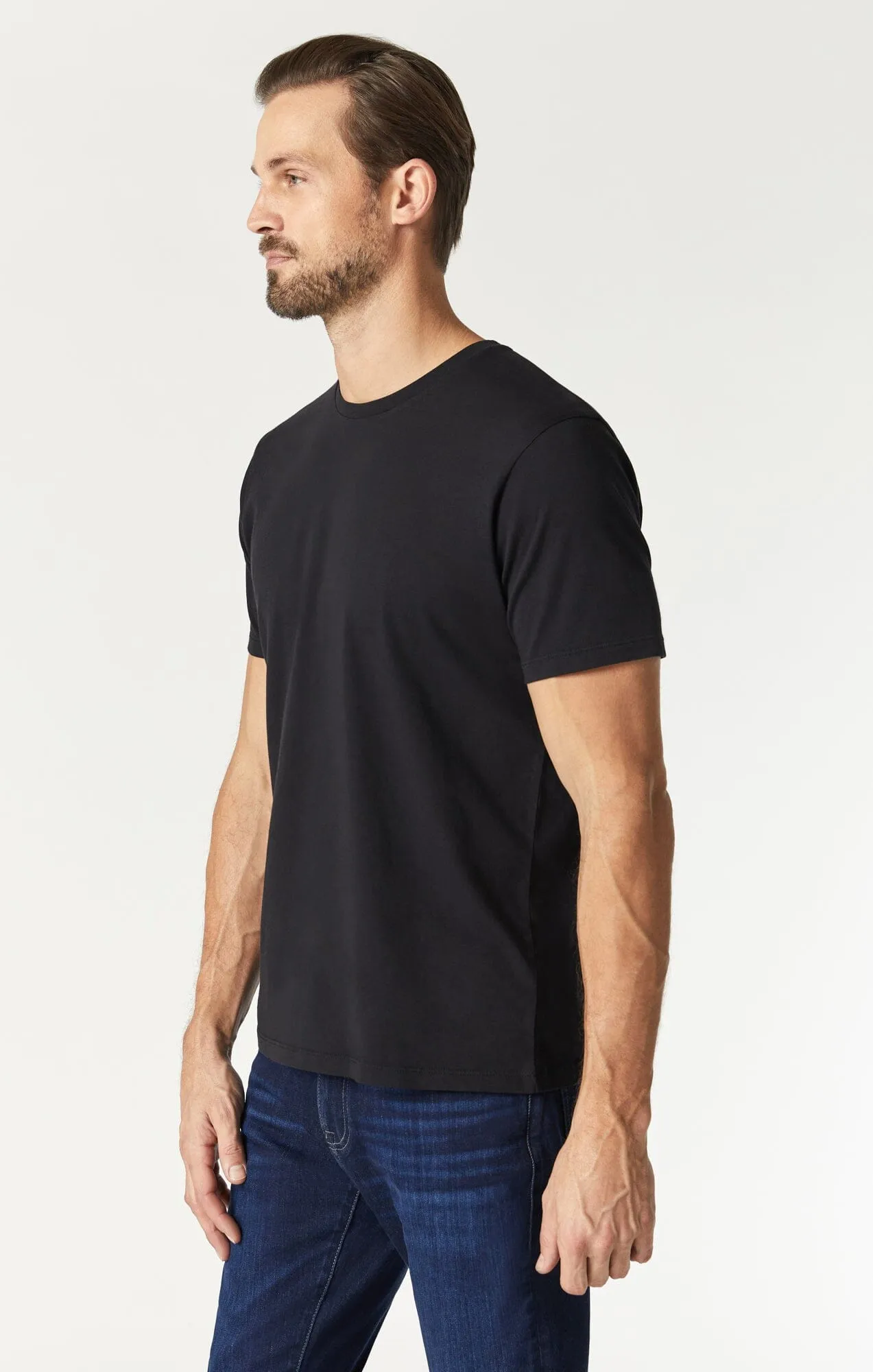 BASIC CREW NECK T-SHIRT IN BLACK